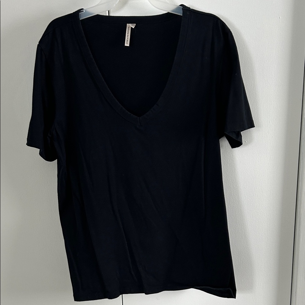 Banana Republic Black V-Neck Short Sleeve Tee
